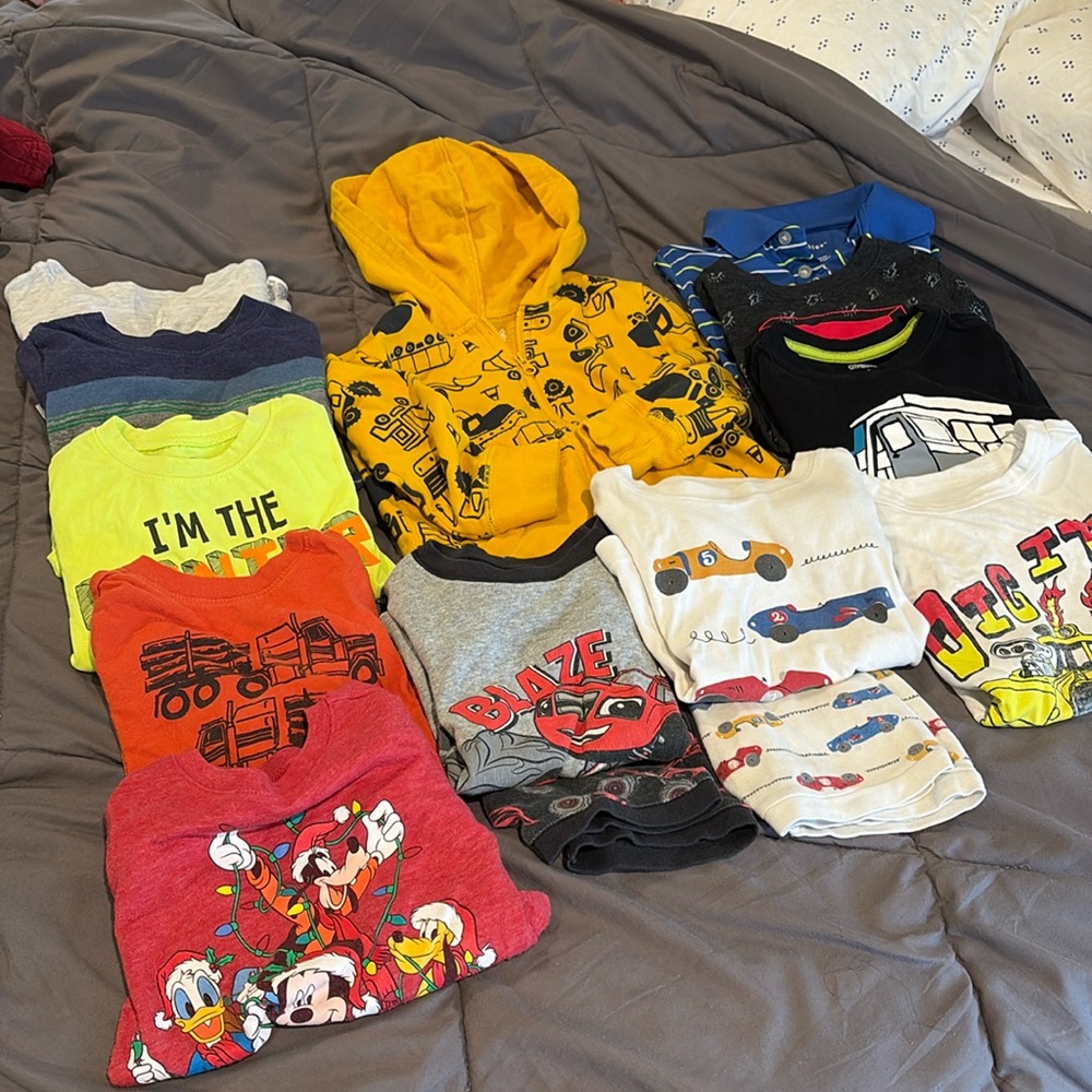 2T top lot. Sweatshirt, long sleeves and tee shirts
